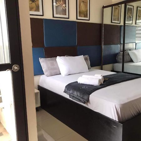 Mabolo Garden Flat A6 With Free Rooftop Pool Cebu Stadt Exterior foto