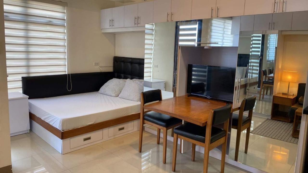 Mabolo Garden Flat A6 With Free Rooftop Pool Cebu Stadt Exterior foto