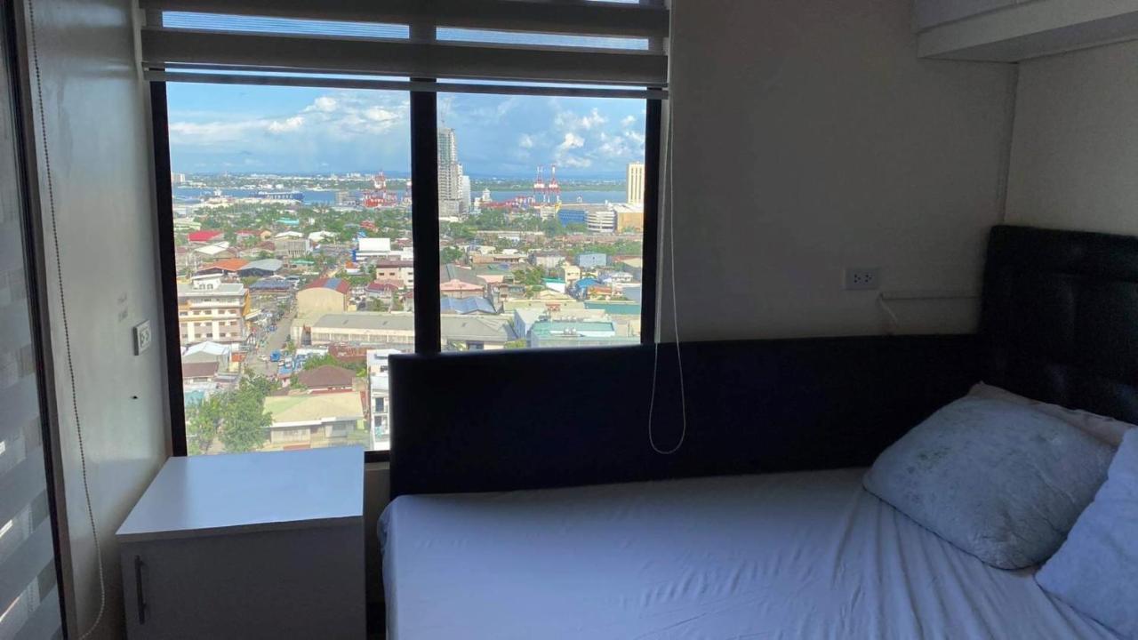 Mabolo Garden Flat A6 With Free Rooftop Pool Cebu Stadt Exterior foto