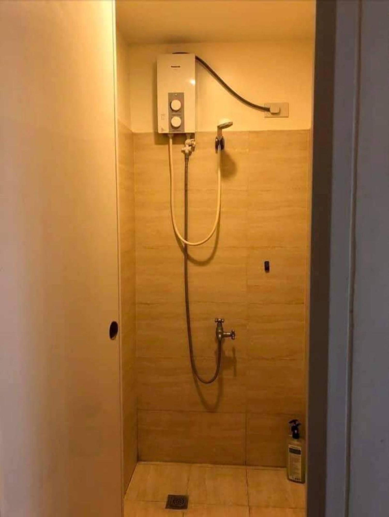 Mabolo Garden Flat A6 With Free Rooftop Pool Cebu Stadt Exterior foto