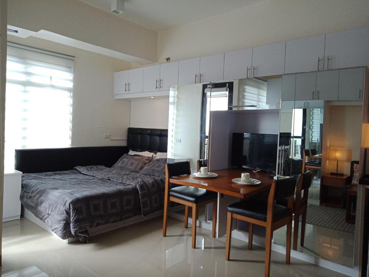 Mabolo Garden Flat A6 With Free Rooftop Pool Cebu Stadt Exterior foto