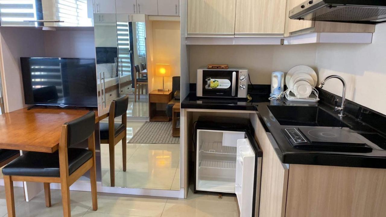 Mabolo Garden Flat A6 With Free Rooftop Pool Cebu Stadt Exterior foto