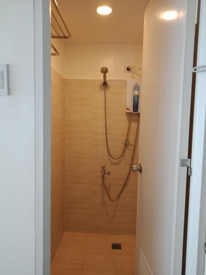 Mabolo Garden Flat A6 With Free Rooftop Pool Cebu Stadt Exterior foto