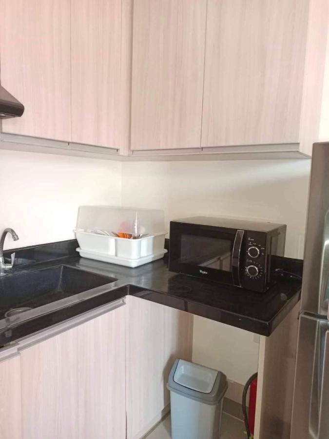 Mabolo Garden Flat A6 With Free Rooftop Pool Cebu Stadt Exterior foto