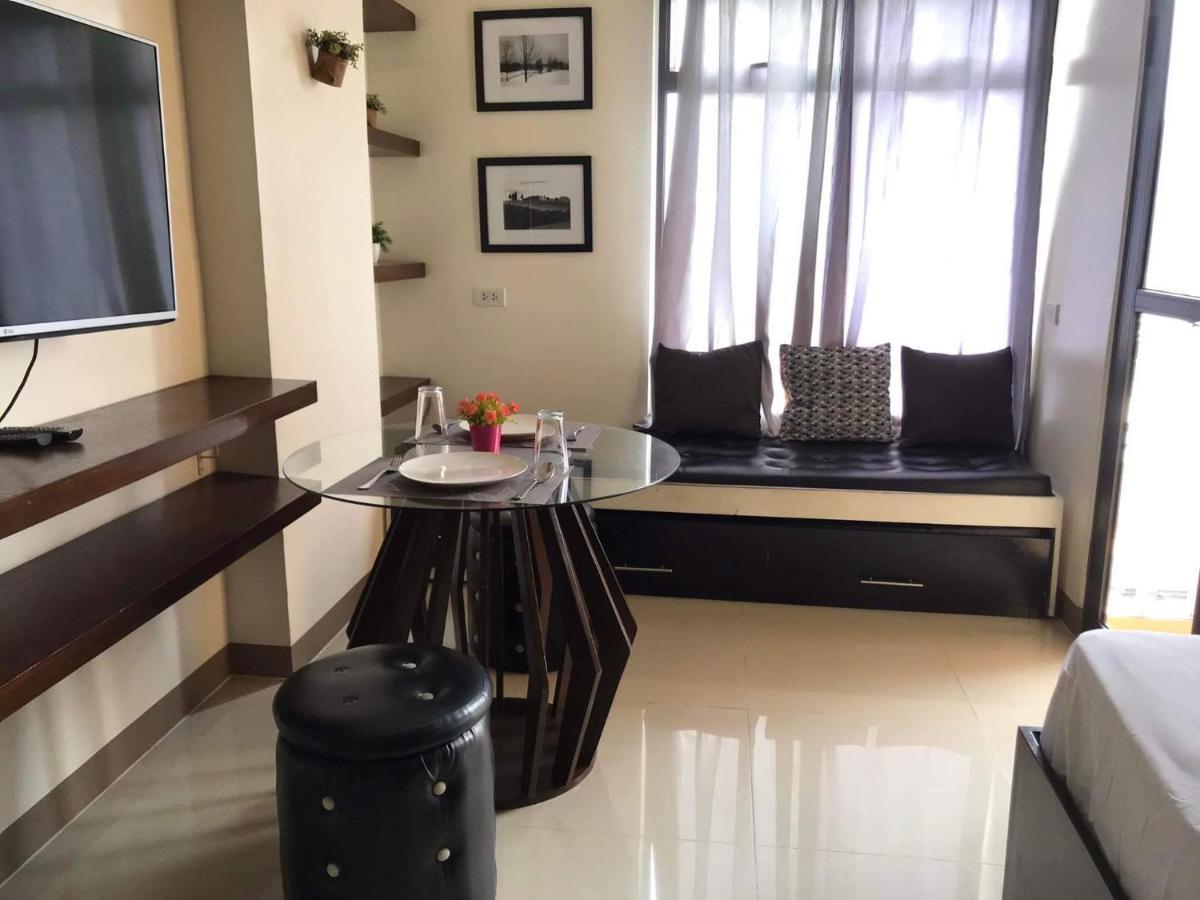 Mabolo Garden Flat A6 With Free Rooftop Pool Cebu Stadt Exterior foto