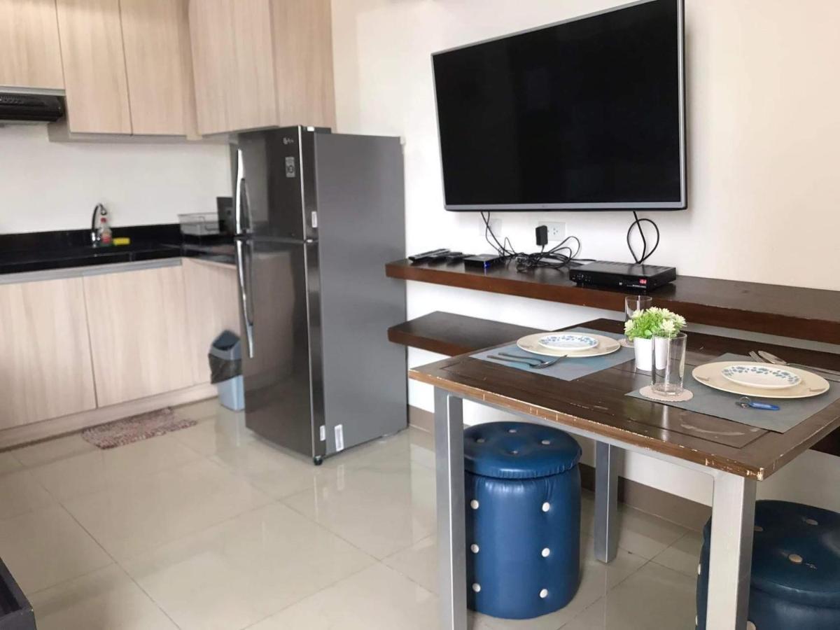 Mabolo Garden Flat A6 With Free Rooftop Pool Cebu Stadt Exterior foto
