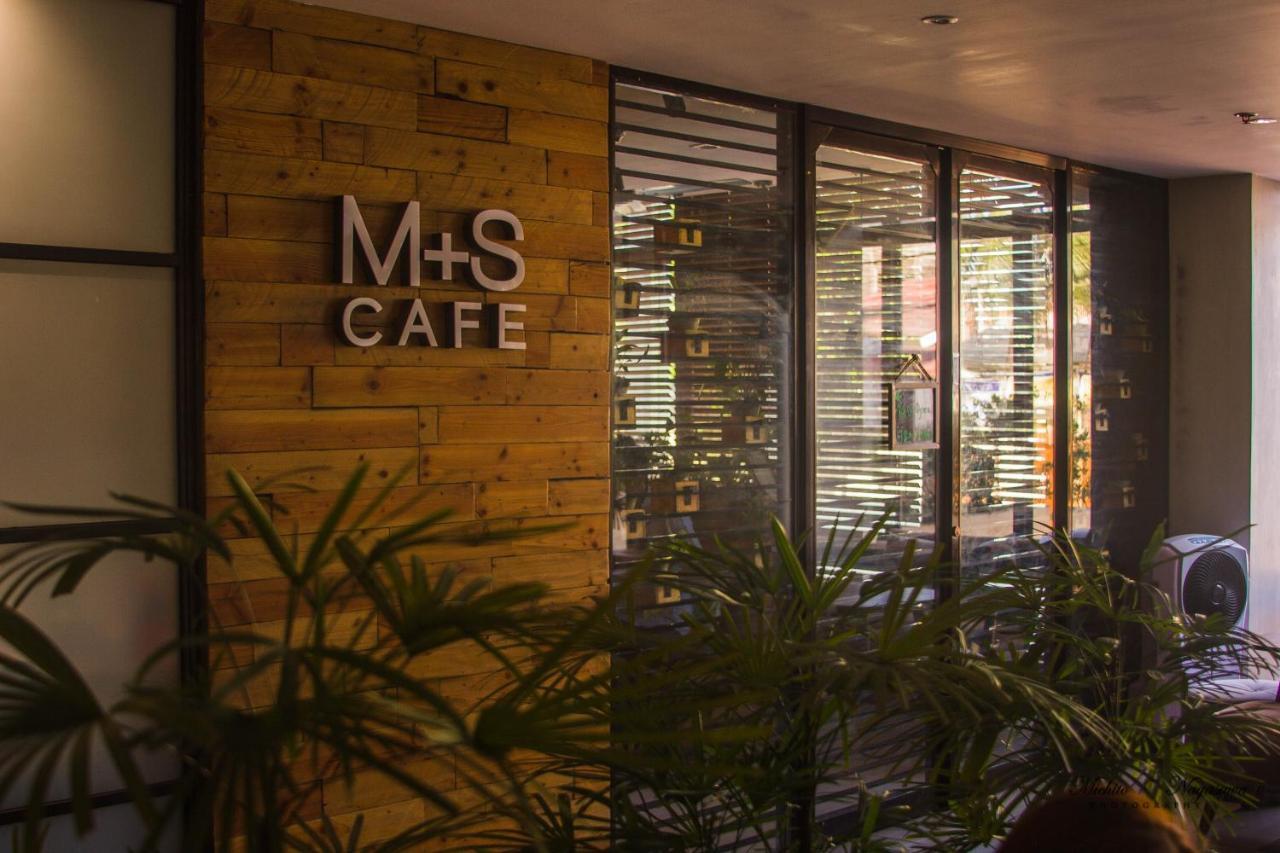 Mabolo Garden Flat A6 With Free Rooftop Pool Cebu Stadt Exterior foto